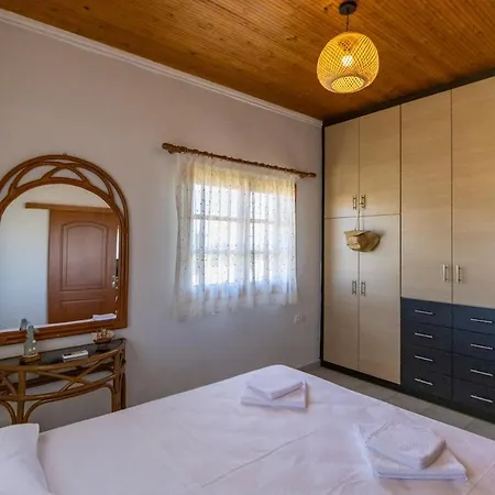 'helen' Traditional Seaside House Near To Eretria *