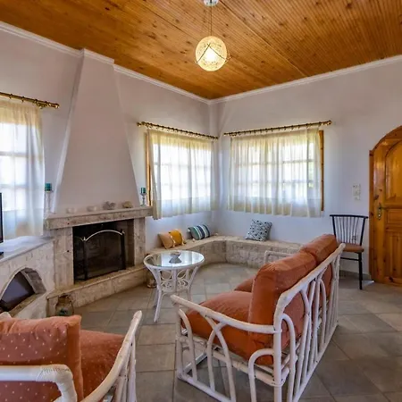 'helen' Traditional Seaside House Near To Eretria *