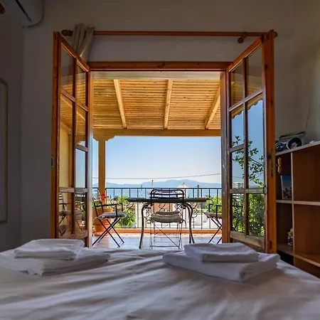 'helen' Traditional Seaside House Near To Eretria *